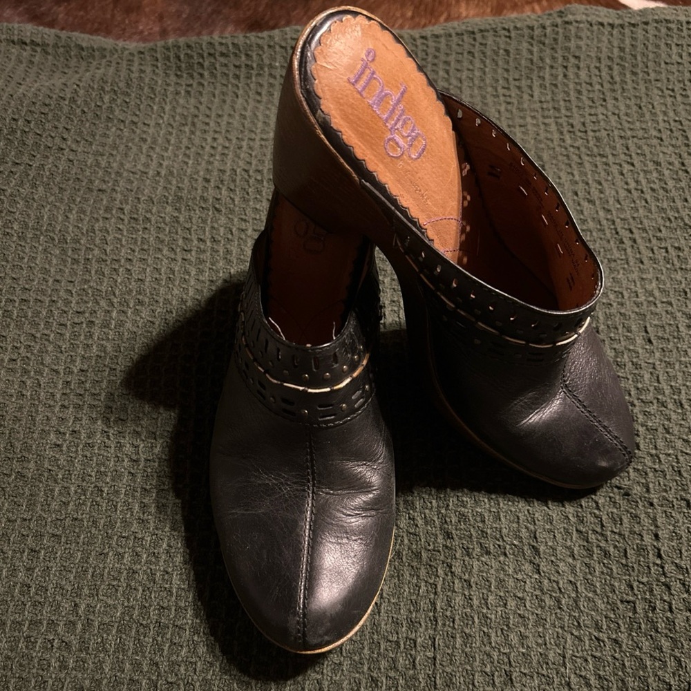 Indigo Black Leather Mules for Women